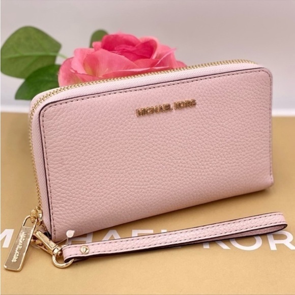 Michael Kors Jet Set Travel Wallet Phone Case Wristlet Pink New - Picture 1 of 10